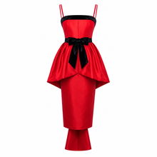 Carica l'immagine nel visualizzatore di Gallery, Taffeta Sculpted Peplum Red Dress