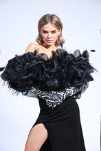 Görseli Galeri görüntüleyiciye yükleyin, Elegant Feather Maxi Dress