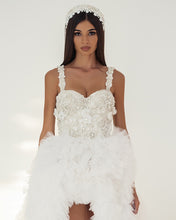 Görseli Galeri görüntüleyiciye yükleyin, Swan Wedding Dress