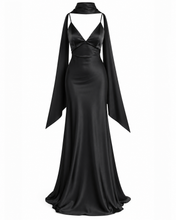 Carica l'immagine nel visualizzatore di Gallery, Black Satin Evening Gown with Structured Cape
