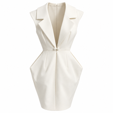 Görseli Galeri görüntüleyiciye yükleyin, White Sabrina sculptured dress
