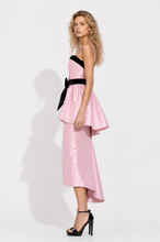 Carica l'immagine nel visualizzatore di Gallery, Taffeta Sculpted Peplum Pink Dress
