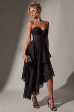 Carica l'immagine nel visualizzatore di Gallery, Patchwork Lace midi dress
