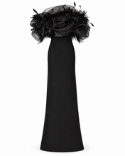 Carica l'immagine nel visualizzatore di Gallery, Elegant Feather Maxi Dress
