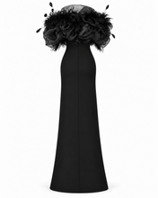 Carica l'immagine nel visualizzatore di Gallery, Elegant Feather Maxi Dress
