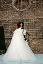 Görseli Galeri görüntüleyiciye yükleyin, Luna Wedding Gown
