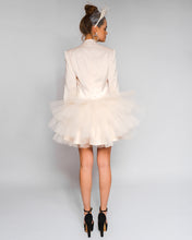 Carica l&#39;immagine nel visualizzatore di Gallery, Ivory Blazer Dress

