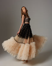 Carica l&#39;immagine nel visualizzatore di Gallery, Princess Lace Maxi Skirt
