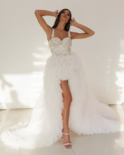 Загрузить изображение в средство просмотра галереи, Swan Wedding Dress
